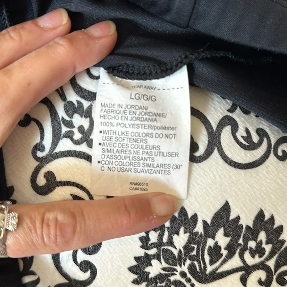 Black Under Armour Heat Gear hooded long sleeve shirt pullover with thumb holes - Picture 4 of 5